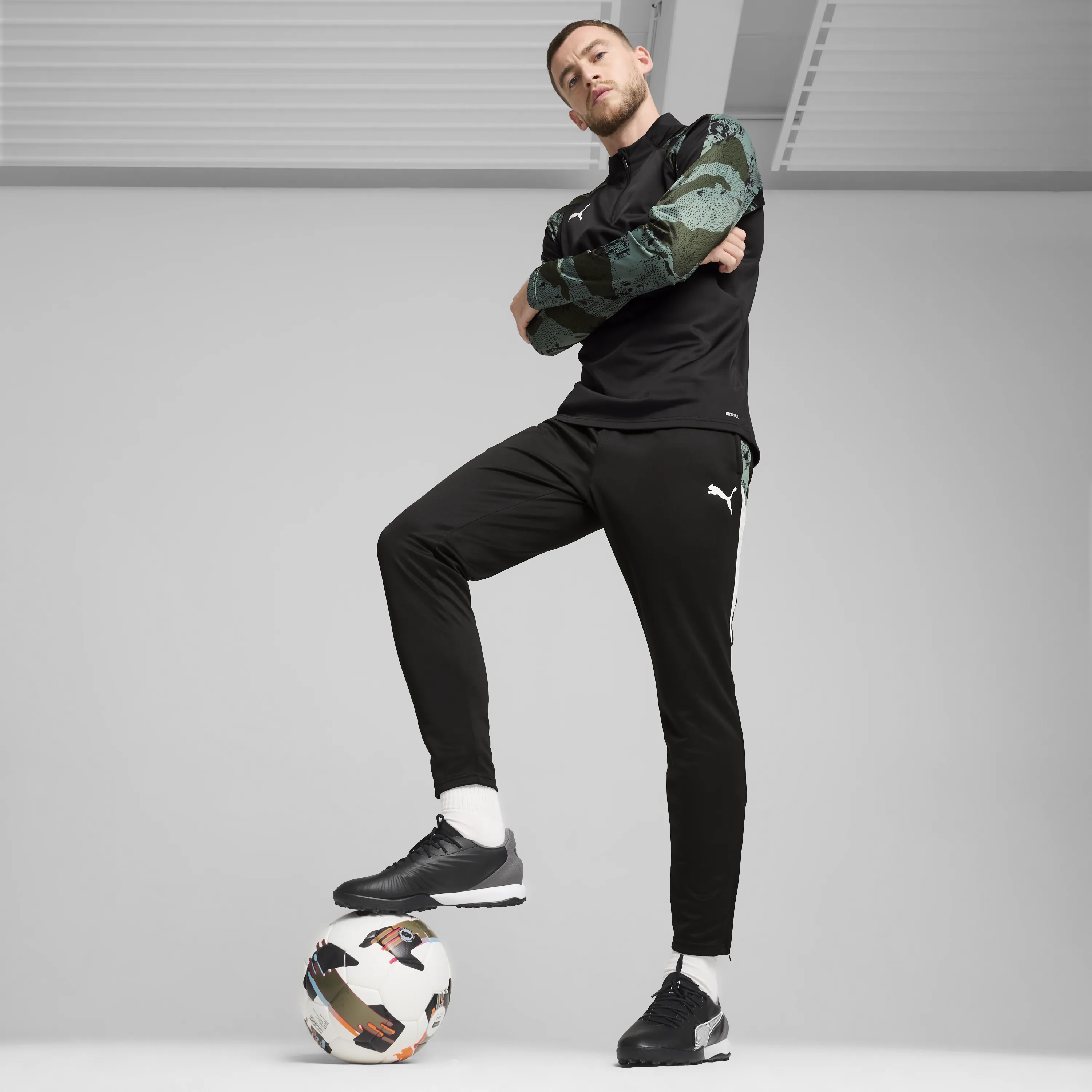 King Match TT Football Trainers